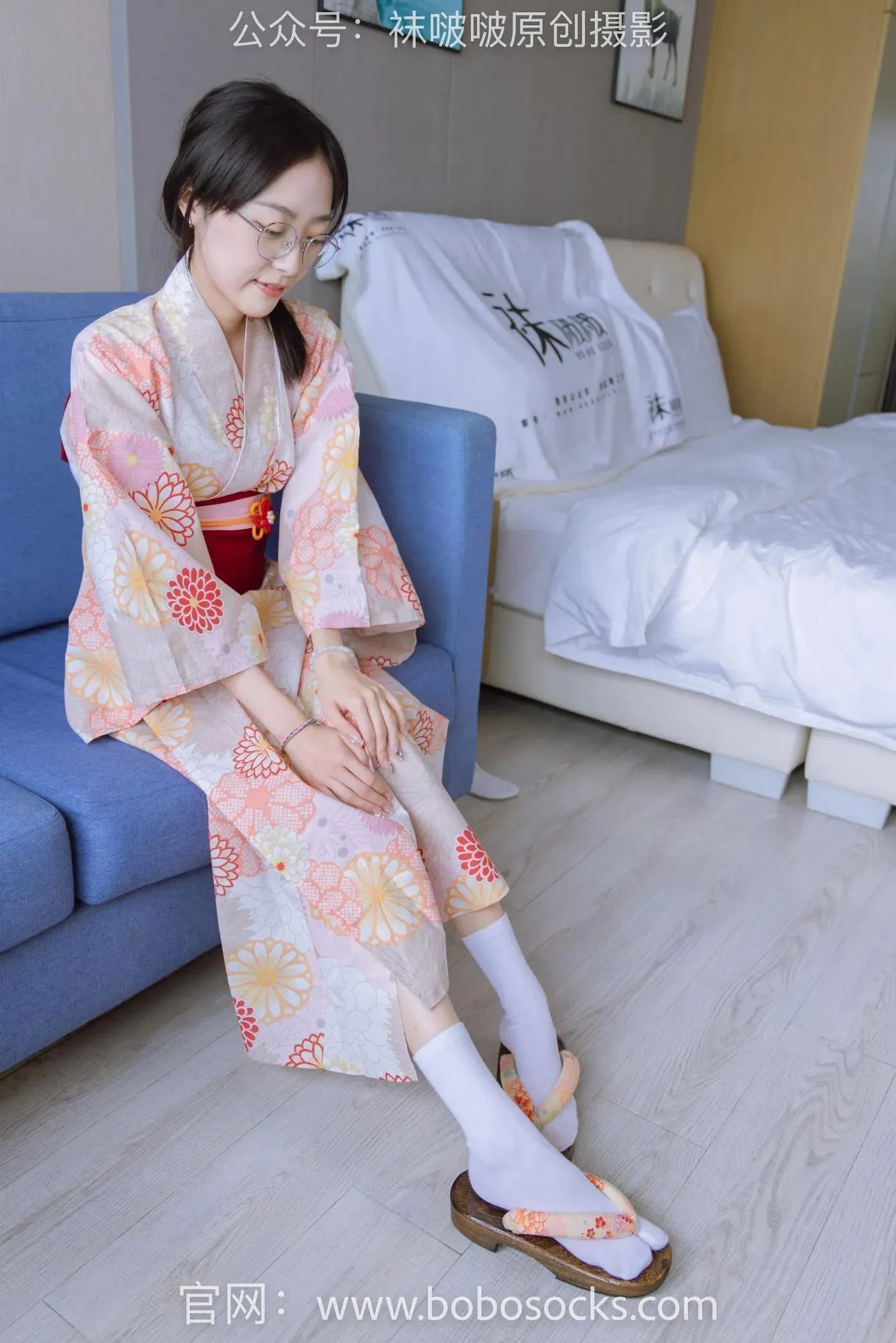 [BoBoSocks袜啵啵]NO.137 稚予-木屐、分指白棉袜、裸足、和风浴衣 [170P]插图6